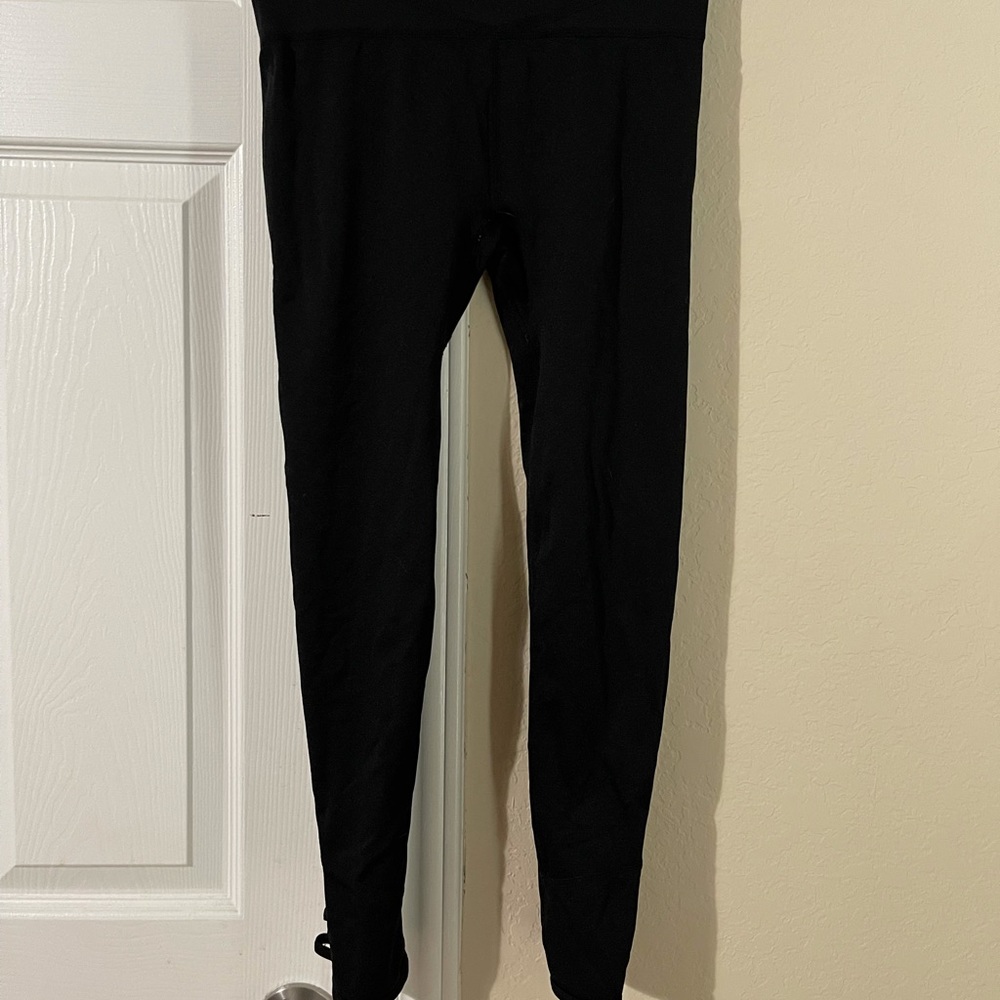 Never worn - workout Capri leggings